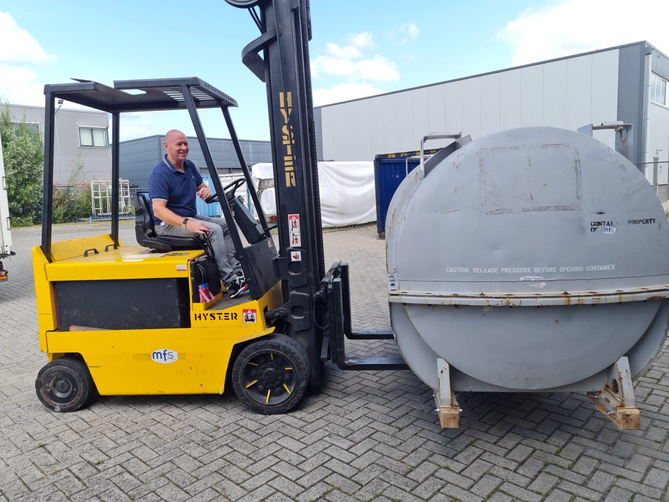 Shipping container LM1600 – 4